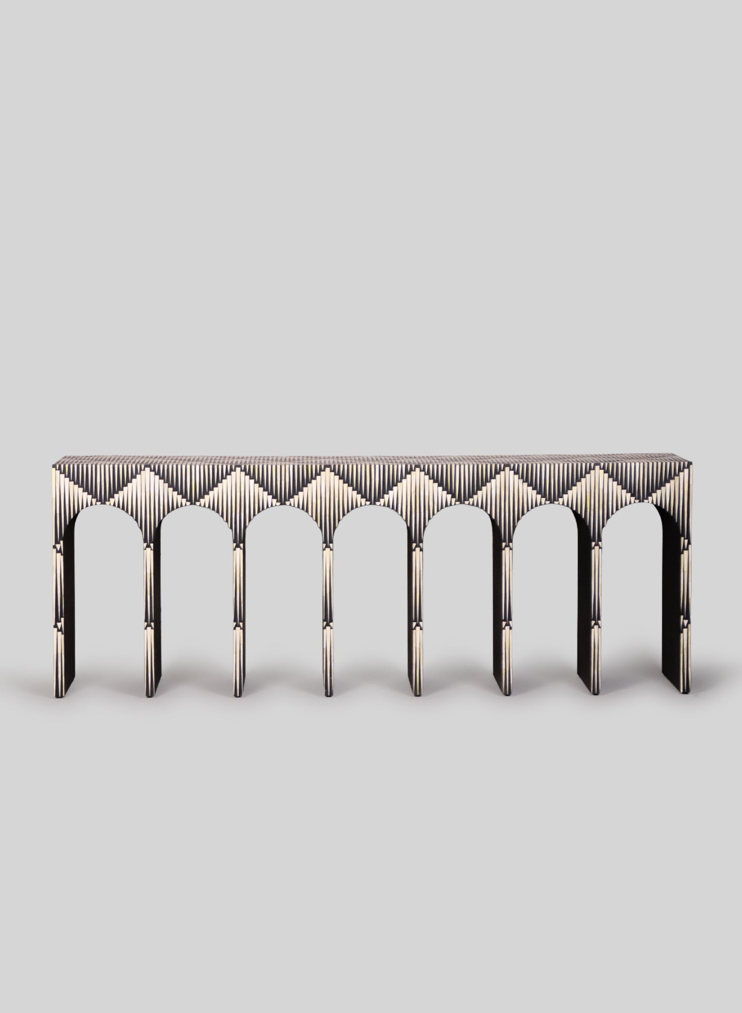 Atlas Console, Black-White