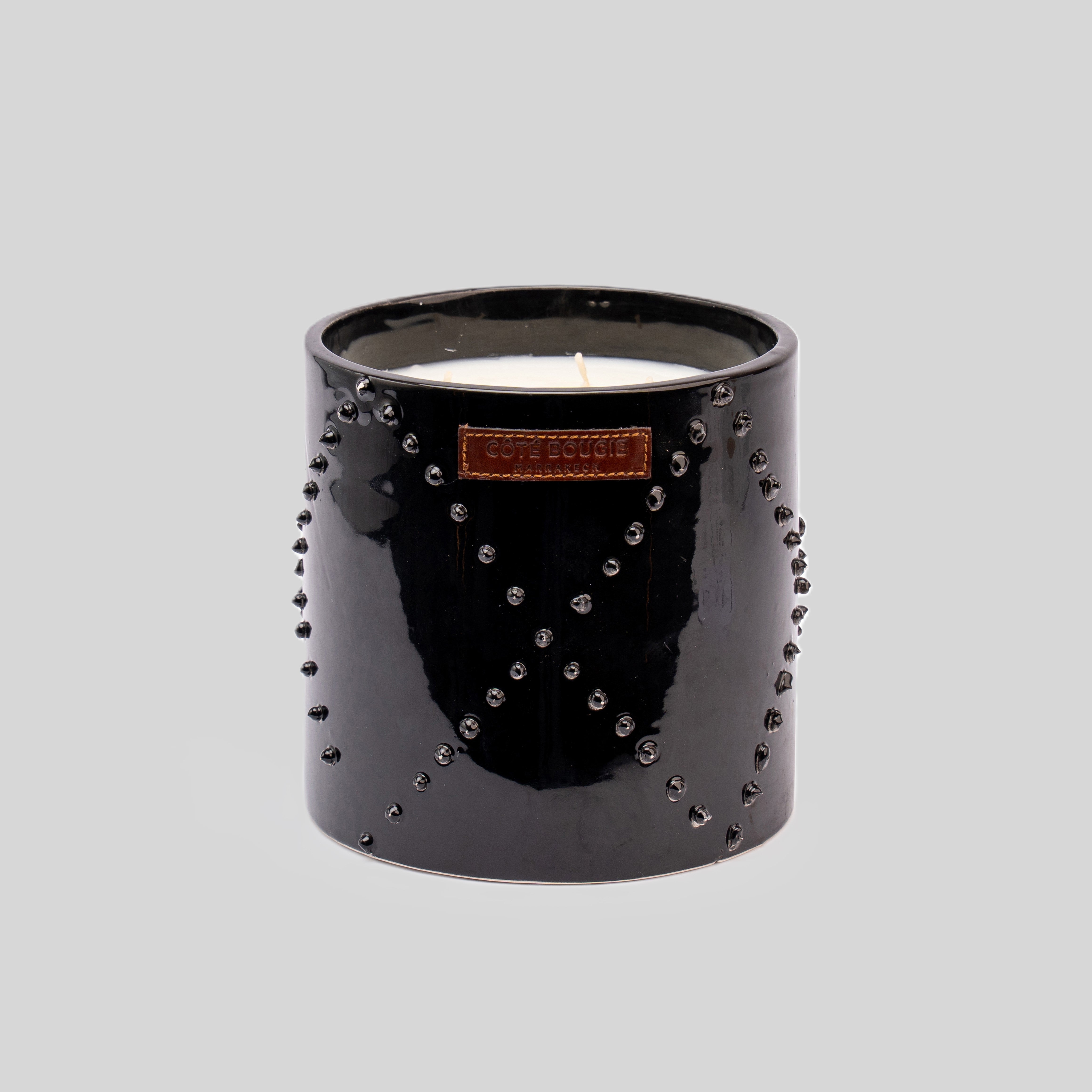 Nomad Scented Candle Black, Cedars of Atlas Fragrance