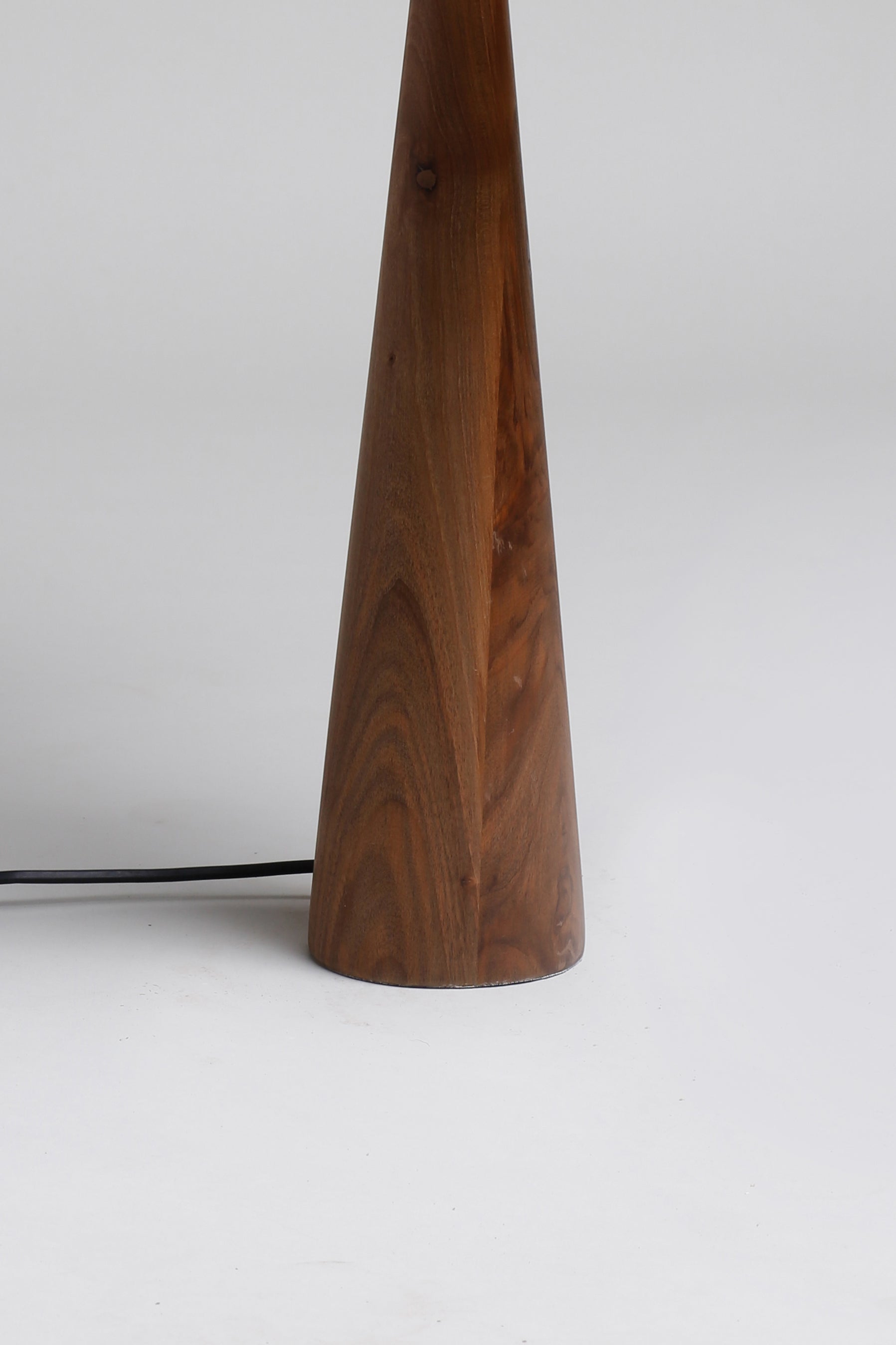 TL 11 Table Lamp, Walnut wood - White