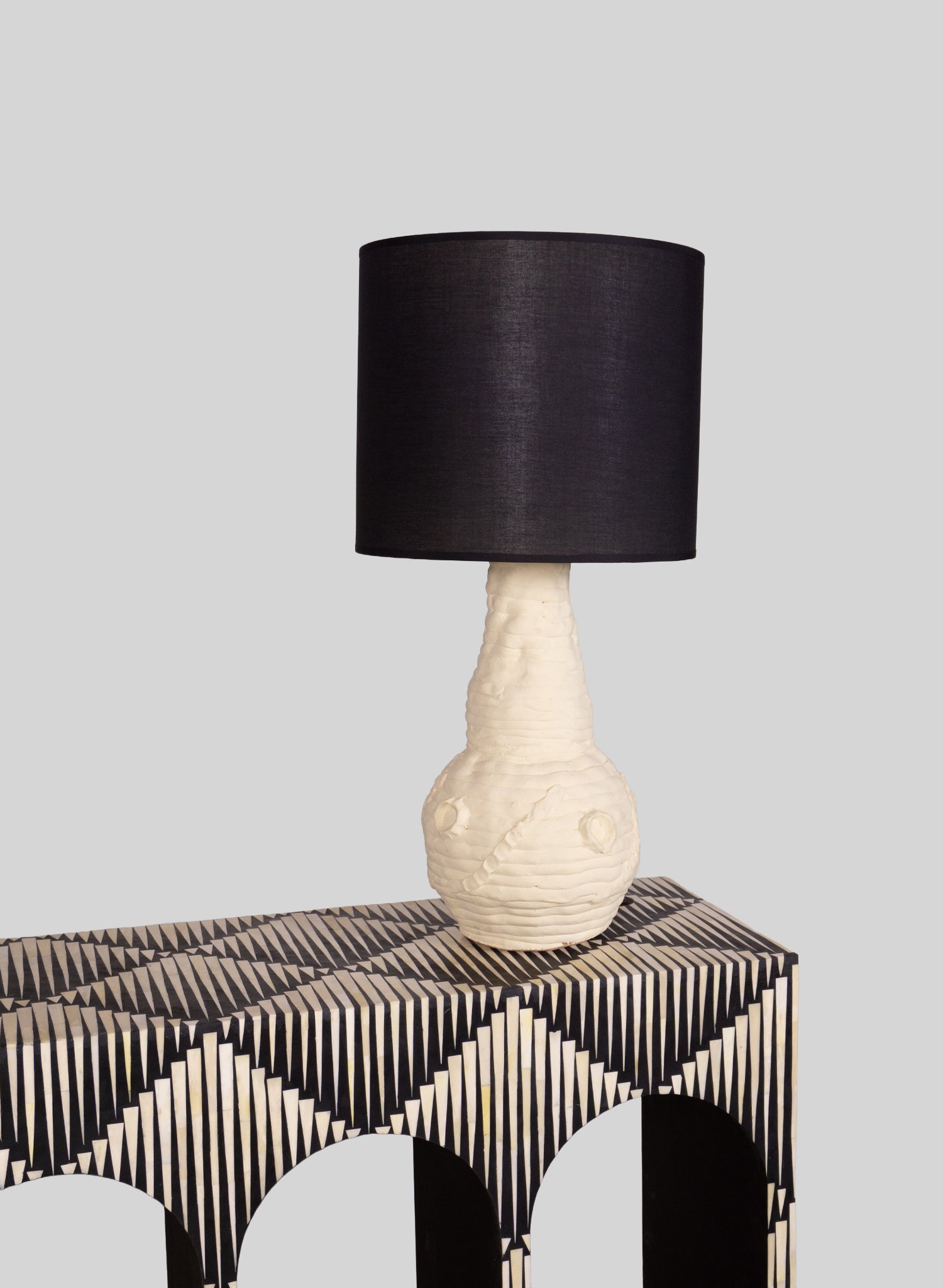 Sculptural Table Lamp H75 cm, White plaster - Black