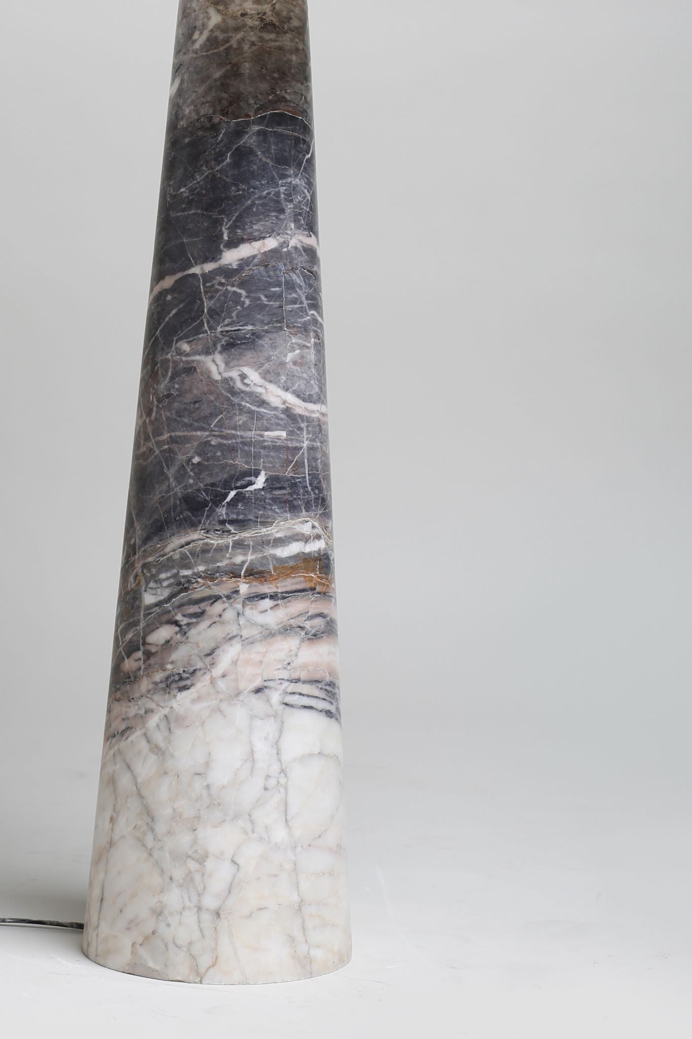 FL 11 Floor Lamp, Grey Zayane marble - White
