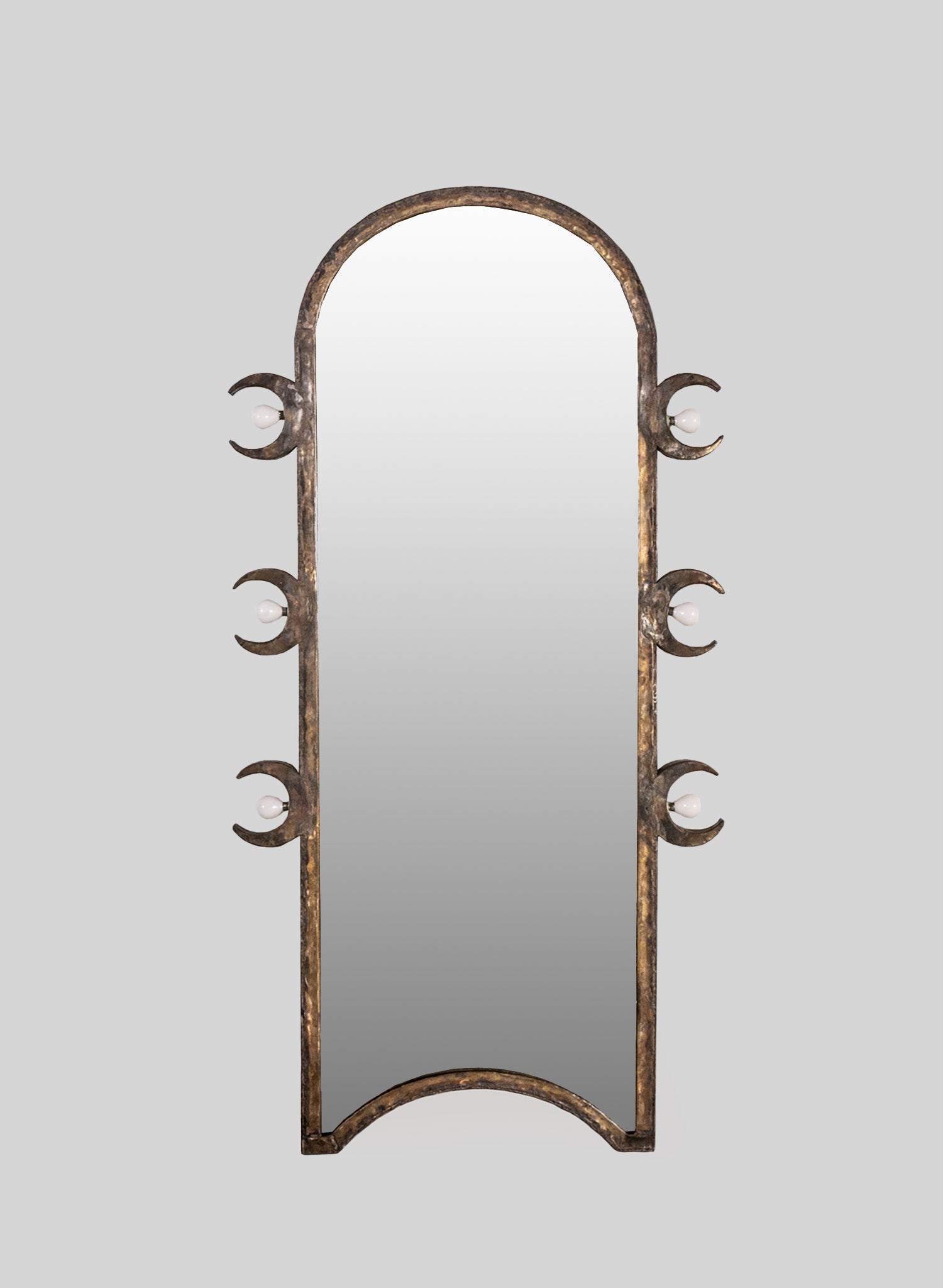 Luna Mirror, Brown
